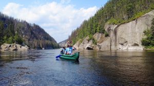Nafukovací kajaky a kanoe na řece Moisie