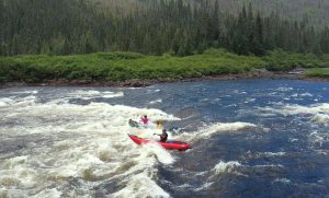Nafukovací kajaky a kanoe na řece Moisie