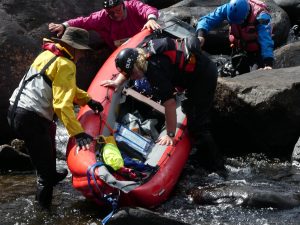 Nafukovací kajaky a kanoe na řece Moisie