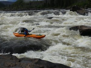 Nafukovací kajaky a kanoe na řece Moisie