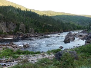 Nafukovací kajaky a kanoe na řece Moisie