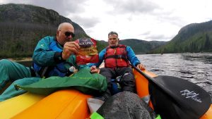 Nafukovací kajaky a kanoe na řece Moisie