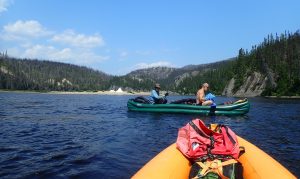 Nafukovací kajaky a kanoe na řece Moisie