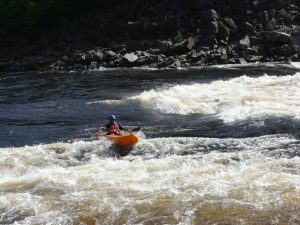 Nafukovací kajaky a kanoe na řece Moisie