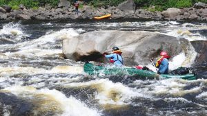 Nafukovací kajaky a kanoe na řece Moisie