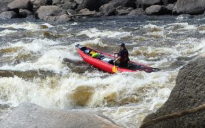 Nafukovací kajaky a kanoe na řece Moisie