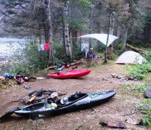 Nafukovací kajaky a kanoe na řece Moisie